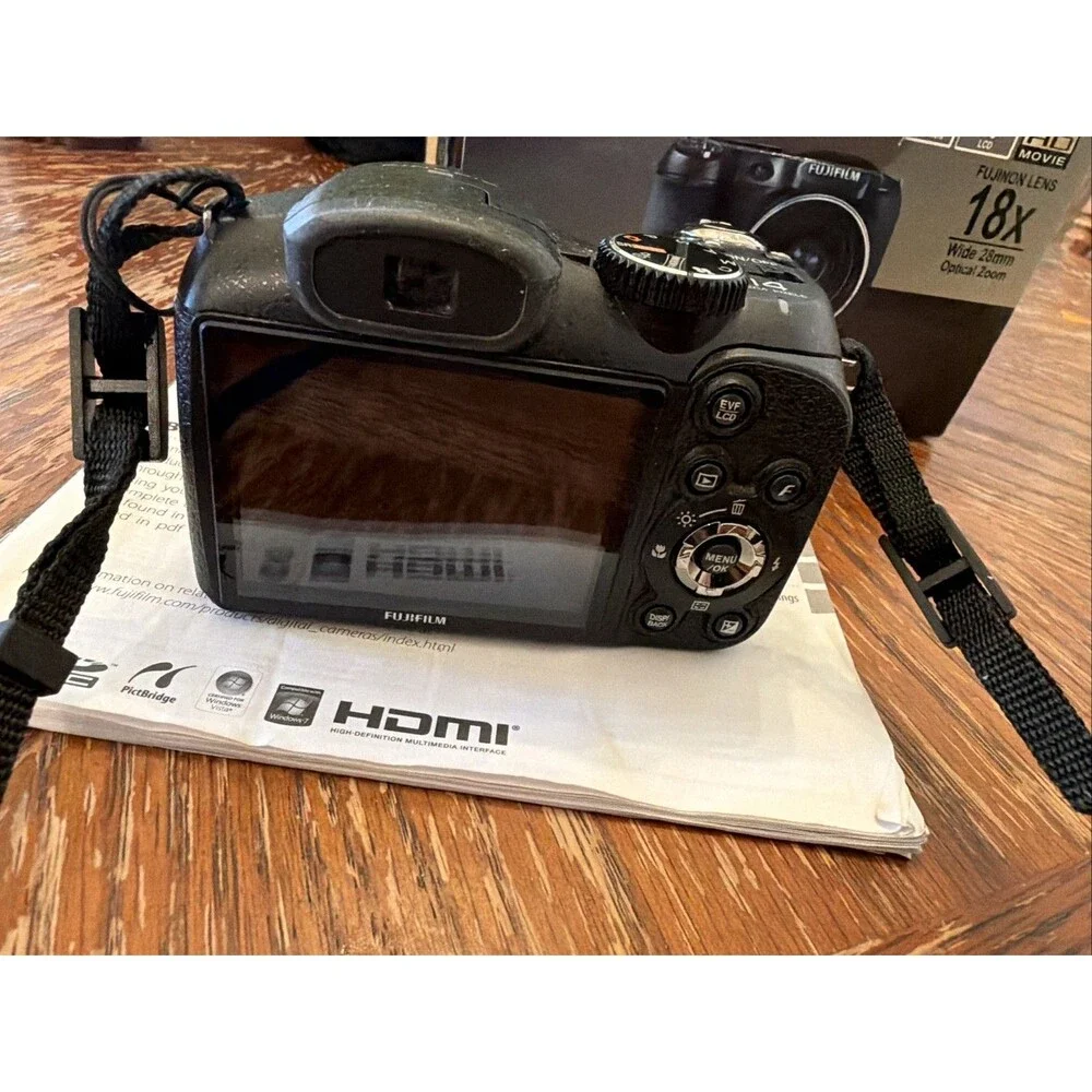 Fujifilm FinePix S2950 14MP Digital Camera 18x Optical Zoom And HD Video